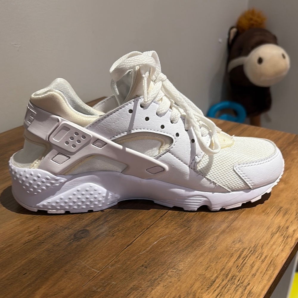 White Athletic Nike Sneakers - Picture 5 of 12
